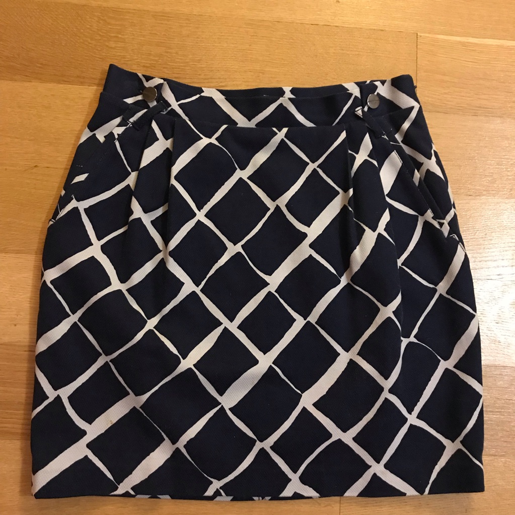 Club Monaco Navy With White Pattern Skirt - Sz8